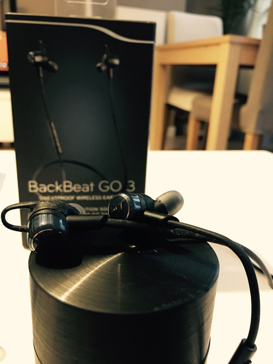 GeekircBlog's tweet photo. Mon avis sur les écouteurs #BackBeatGo3 https://t.co/XslKicDfm2 https://t.co/rEguH4oH2u
