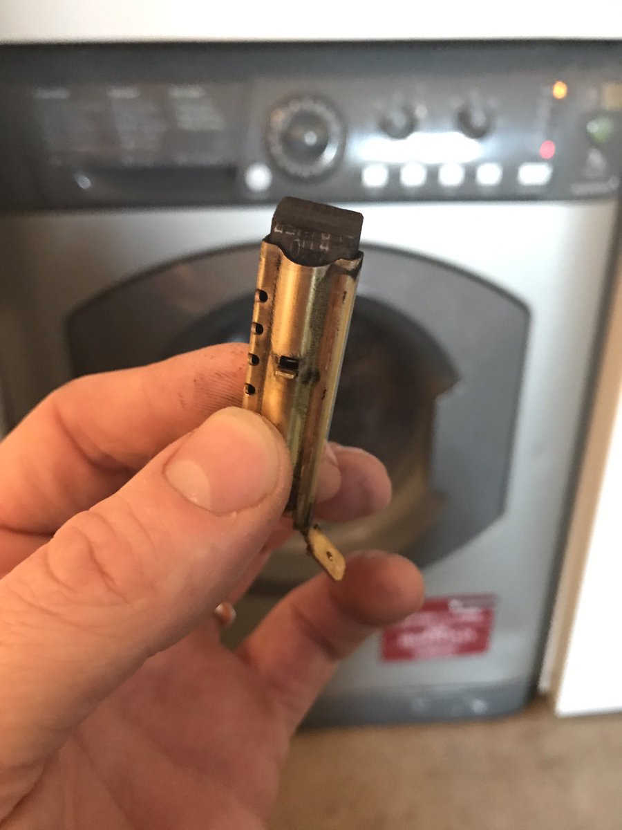 brixspindoctor's tweet photo. Nice and quick motor brushes change on this #hotpoint #washingmachine #cheaprepairs #keepingthemgoing #hernehill #se24 #londonspindoctor https://t.co/lrB3dOGWUI