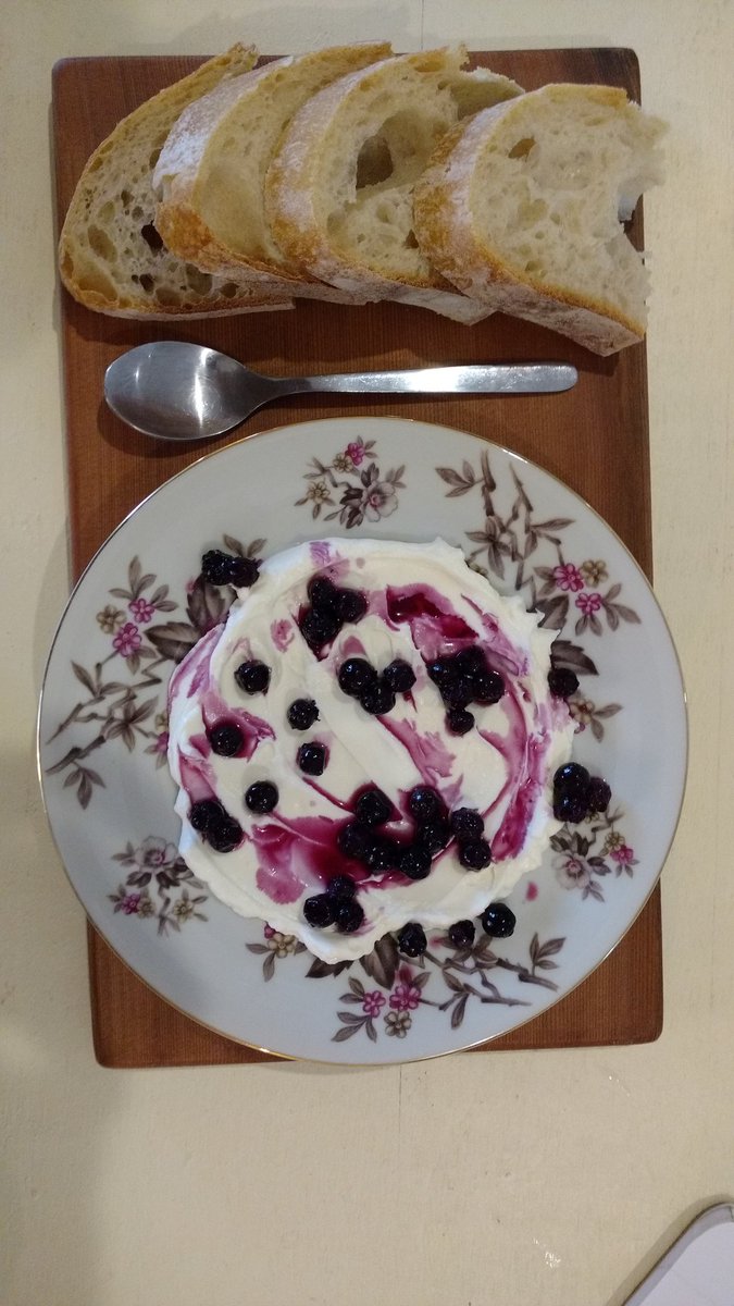 samishbaycheese's tweet photo. Here is one plate at our new shop on the farm: Labneh with pickled blueberries (Bow Hill Blueberries) and Breadfarm Ciabatta. All organic. https://t.co/U6z6akIG8m