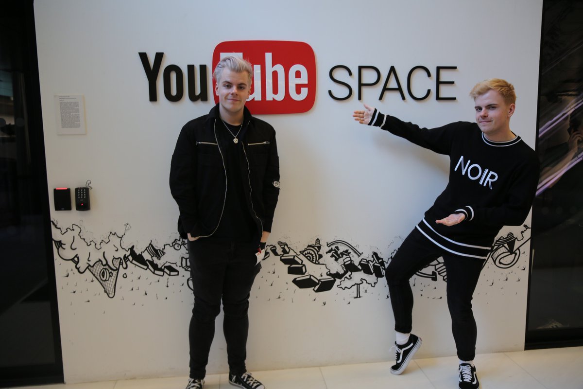 YouTubeSpaceLon's tweet photo. Thanks @nikinsammy for coming by the Space to support #georgeandthegiantpledge ❤️ https://t.co/85YJi3cT6X #aimhighstaypositive #gotyourback https://t.co/zR7ri7frm9