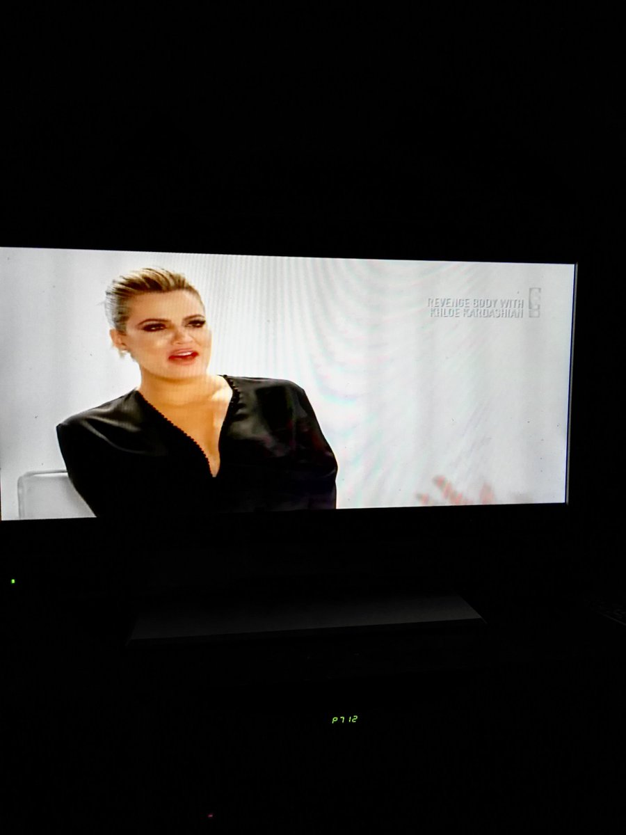RoseHamdani07's tweet photo. @khloekardashian. Imm watchingg noww your show im so excited n u so gorgeous girlsss 😘😘 https://t.co/uvaQfmaC7Z