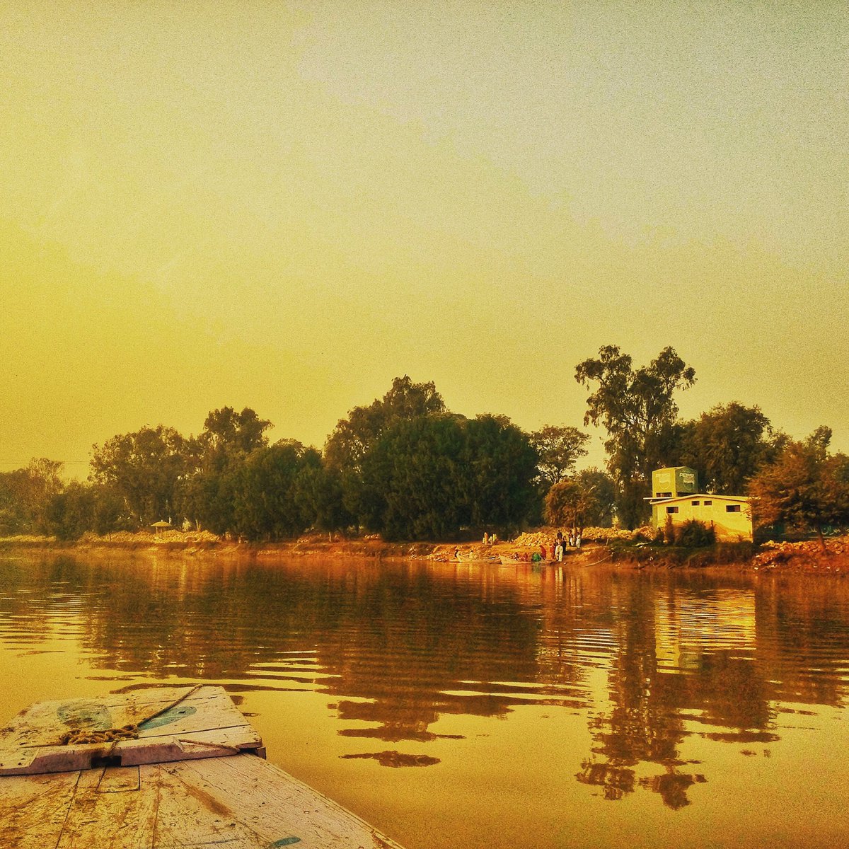 sabdwafai's tweet photo. Cruising down river Indus #munadilife https://t.co/NjUVTm9JV9