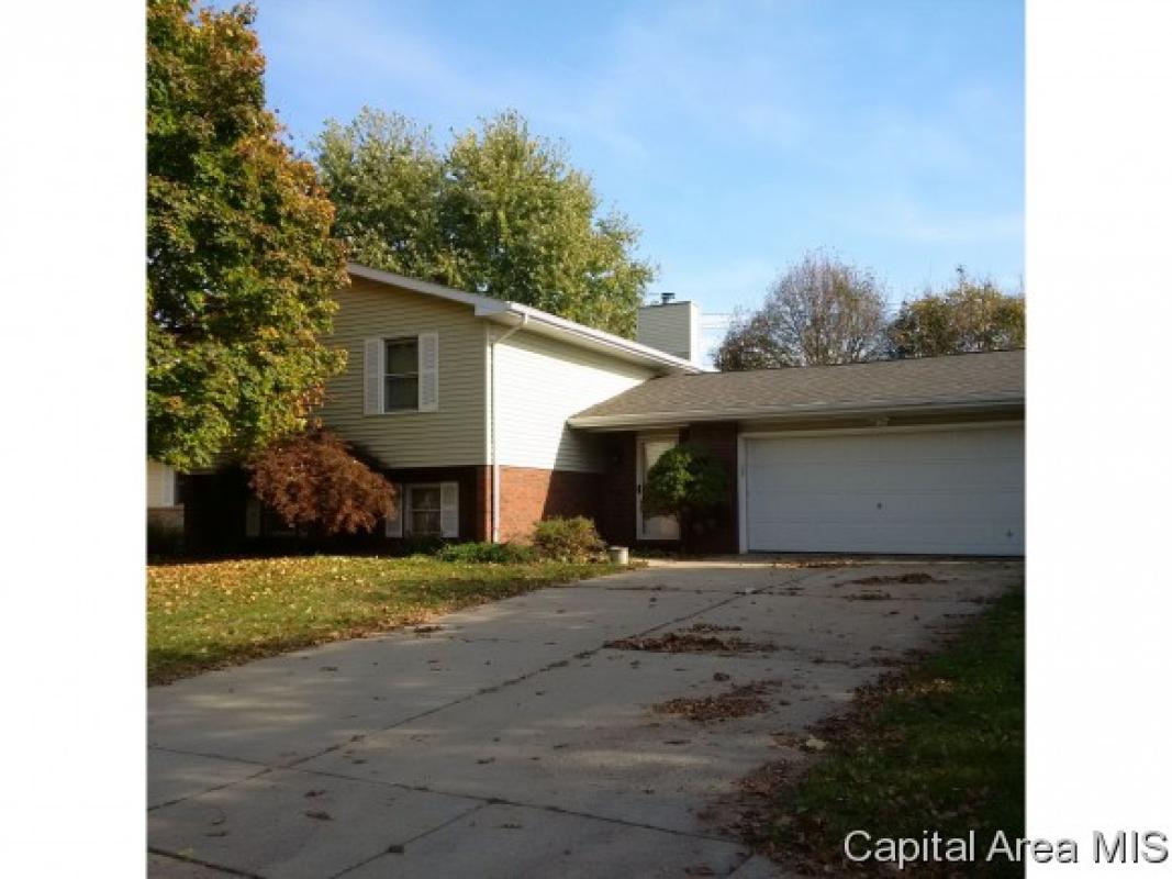 REMAXSPRNGFLD's tweet photo. Experience a virtual tour of RE/MAX Professionals's listing on 2708  Cheshire #Springfie... https://t.co/lpXvwYYAKb https://t.co/1e02dveA6u
