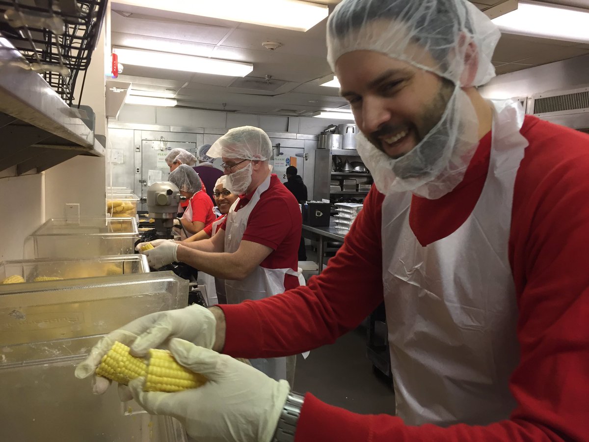 D412 DC Kitchen Volunteer event, making it happen #targetvolunteer <a href="/JRames13/">Jason Ramey</a> @LydiaStroupTGT @CAshleyTGT @CamTGT