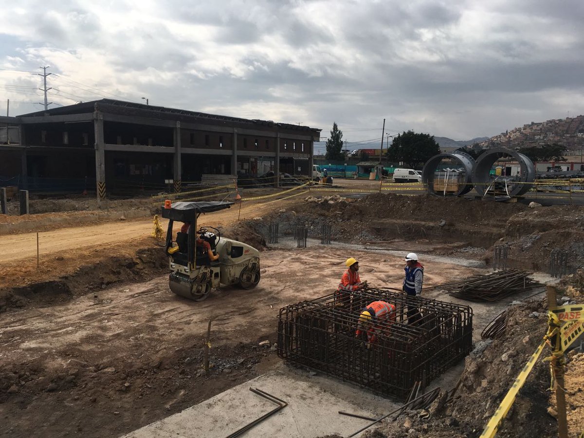 FerneyArboledaS's tweet photo. SDA asegurando seguimiento y control ambiental #TransMiCable Proyecto Especial Infraestructura #BogotaMejorParaTodos #SCASP @AmbienteBogota https://t.co/78NXIBBMFW