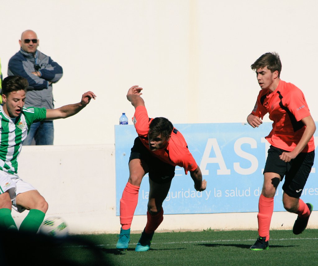 CD_Alcala's tweet photo. 📰 #NOTICIA  | Carlos Àlvarez ( @Carloooss8) el chico que decidió  seguir el camino del #CDAlcalá 

➡https://t.co/obpDiNEx0x https://t.co/ugDQ7RXyWK