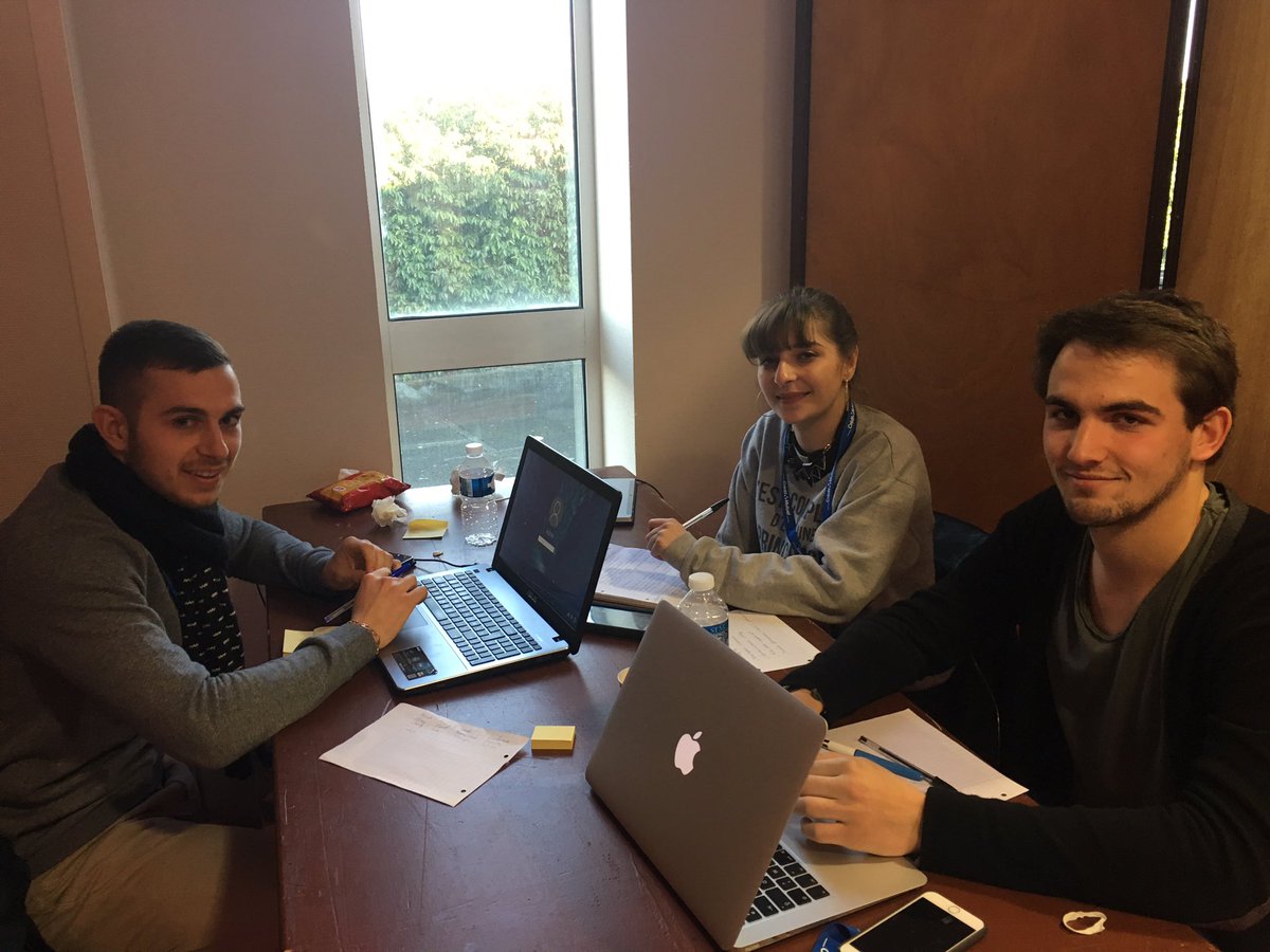 WeNetwork_'s tweet photo. [mentor] Découverte du projet "Cuisine facile et production locale" @Groupe_ESEO @Groupe_ESA #savoureux #sival17 @sival_angers https://t.co/keX2g8V55W