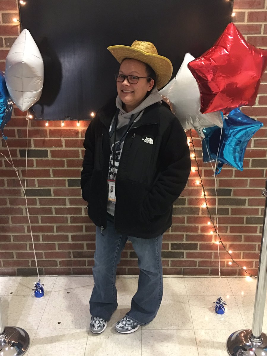 ATTFrosh's tweet photo. Terra is ready for a hootenanny with her dtv sale! https://t.co/09THTFCET8