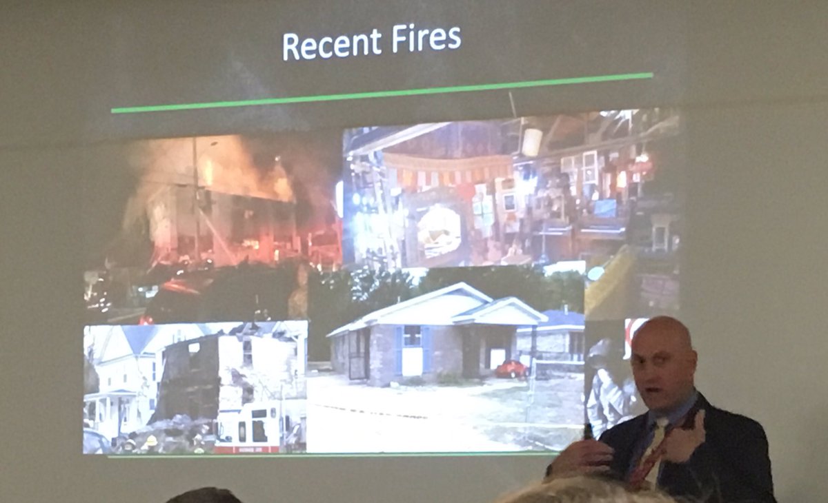 vickiep4's tweet image. @fireteamusa #ArizonaChapter @NFSAorg is underway w/ @chiefrays sharing #firechiefperspective @gbgb2x #recentfires needed #fastestwater