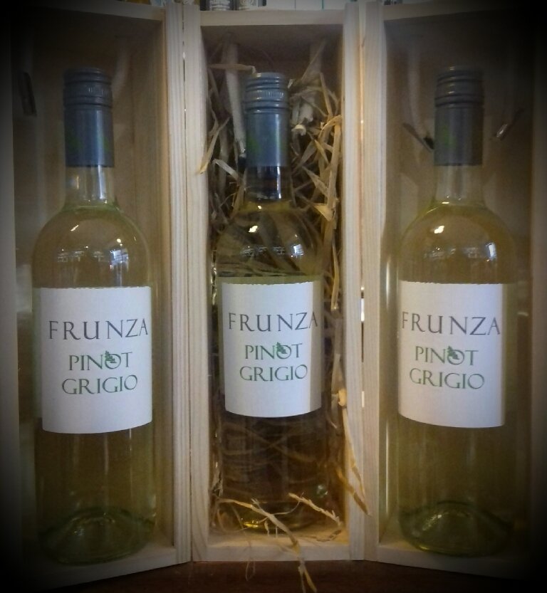 OddShawlands's tweet photo. Haloo troops, we have a cracking Frunza pinot grigio from Romania on tasting as of today & only £7.75 #frunza #freetasting #oddbins https://t.co/EFKC2IVQHl