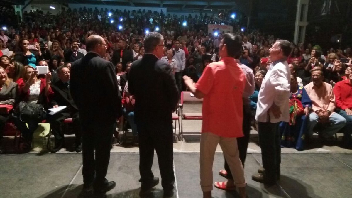 mineducacion_ve's tweet photo. .@JauaMiranda: Este estímulo a los maestros y maestras busca precisamente que la estabilidad los motive #45MilMaestrosTitulares https://t.co/yoqbF1Y1bK