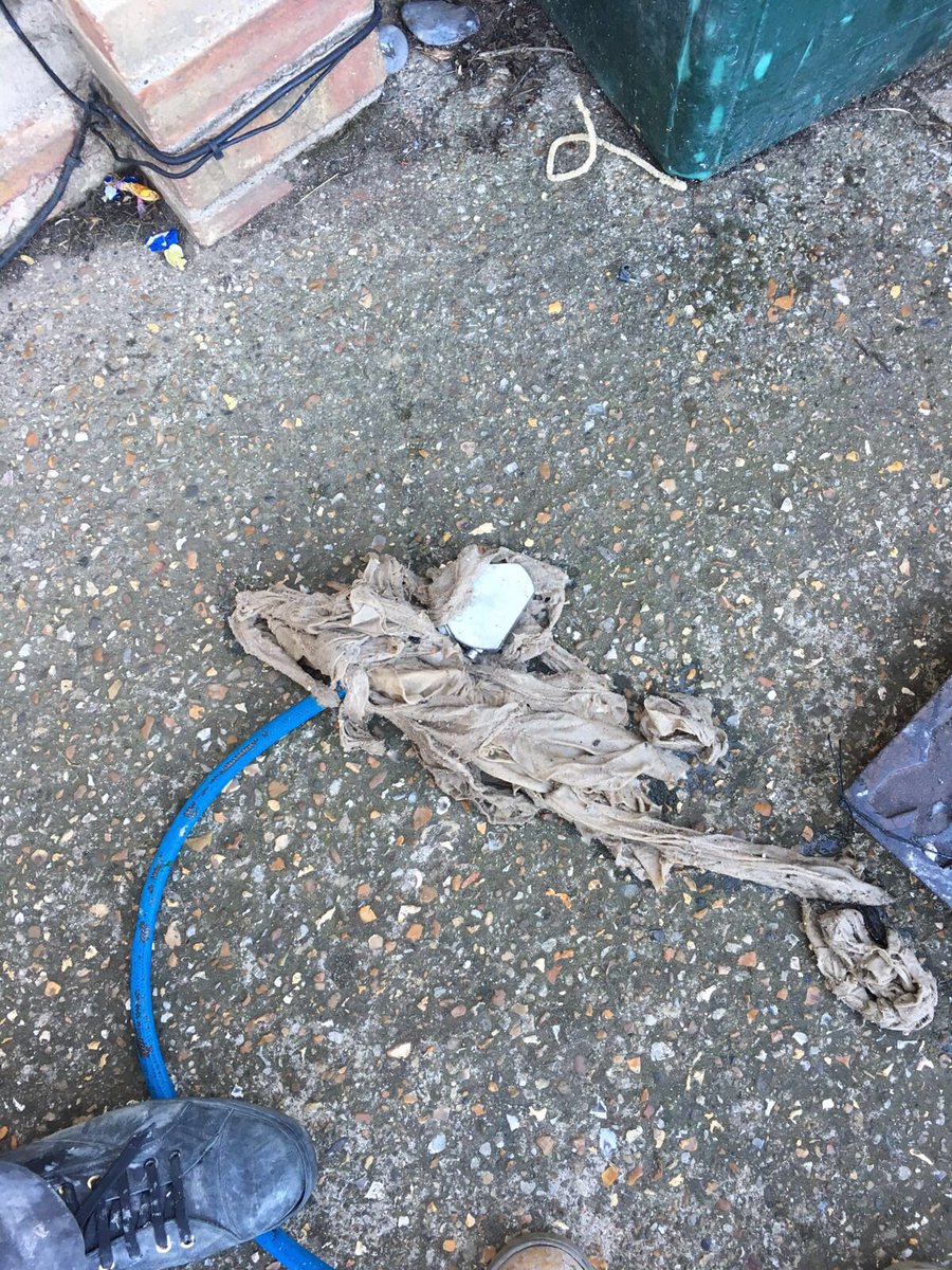 5StarDrainage's tweet photo. Bin your wipes so you don’t block your pipes! 90% of drains are blocked by baby wipes &amp; make up wipes. 🚽 #FactoftheDay #wipes #blockeddrain https://t.co/FEp5dpcqN9