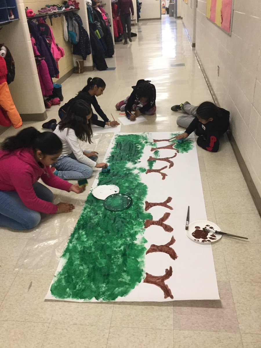 QSPSWonderCombo's tweet photo. #graPAX @QueenStreetPS @MrWigmoresclass using final scene of PAX to visualize our reading #BusCancellations PDSB https://t.co/RH4upXSIqL