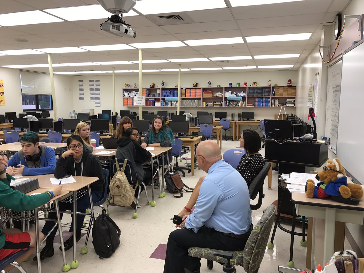 EsteroHS's tweet image. Mr. Simmons &amp;amp; Ms. Seluk being interviewed by Teaching Academy students in Mrs. Klinker&apos;s room. @LeeSchools @LeeCountyCTE #passionforteaching