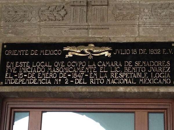 Cuauhtemoc_1521's tweet photo. #sabiasque el 15 de enero de 1847 Benito Juárez es iniciado como mason en el rito mexicano? 15 enero: Día mundial de la masonería #RT https://t.co/nI24ZZNeIm