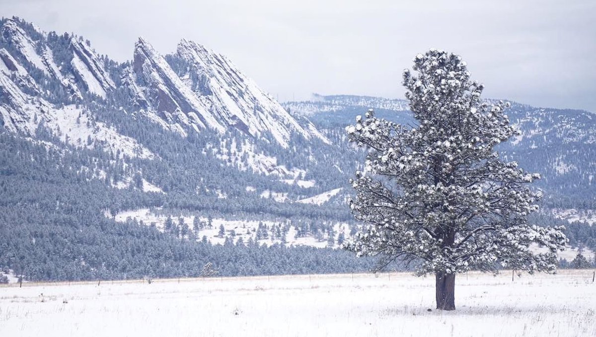 A lovely view from #Boulder’s Flatiron Vista Trail. Photo by j_howe_303 via Instagram.