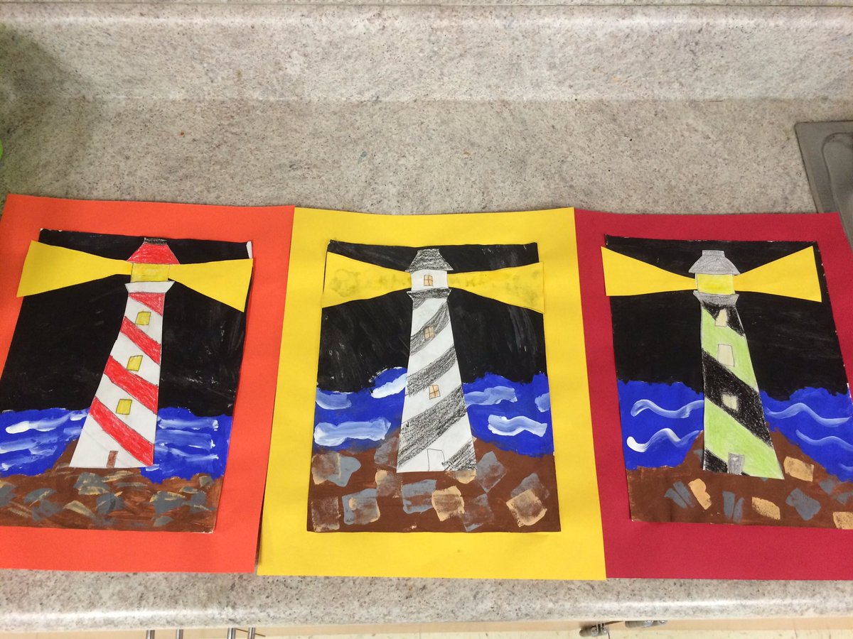 KellermanAngela's tweet photo. First grade lighthouses for Leadership Day! #Tlim #RutArt https://t.co/fD6wkQUXYD
