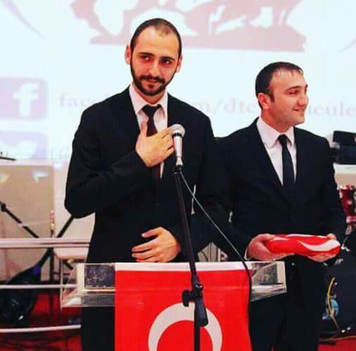 Kendisine Saldıran 2 PKK'lı Piçi Darp Ettiği İçin Tutuklan Selçuk Ulaş Serbest Bırakıldı

"Kurdu Çakala Yedirmeyen Hukukçular Var Olsun" !