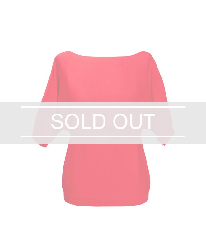 VON50s's tweet photo. #SOLDOUT dolman sleeves poppy red #cashmere sweater. Expected back in stock in February. Thanks for your patiente https://t.co/V6mLizkuF2 https://t.co/WN9TwMgOfu