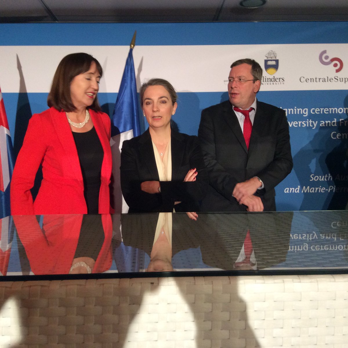 navalgroup's tweet image. Signature partenariat grandes écoles #AusFrEd @Polytechnique  @centralesupelec @CentraleNantes @ENSTAParisTech @Flinders #dcns @susan_close