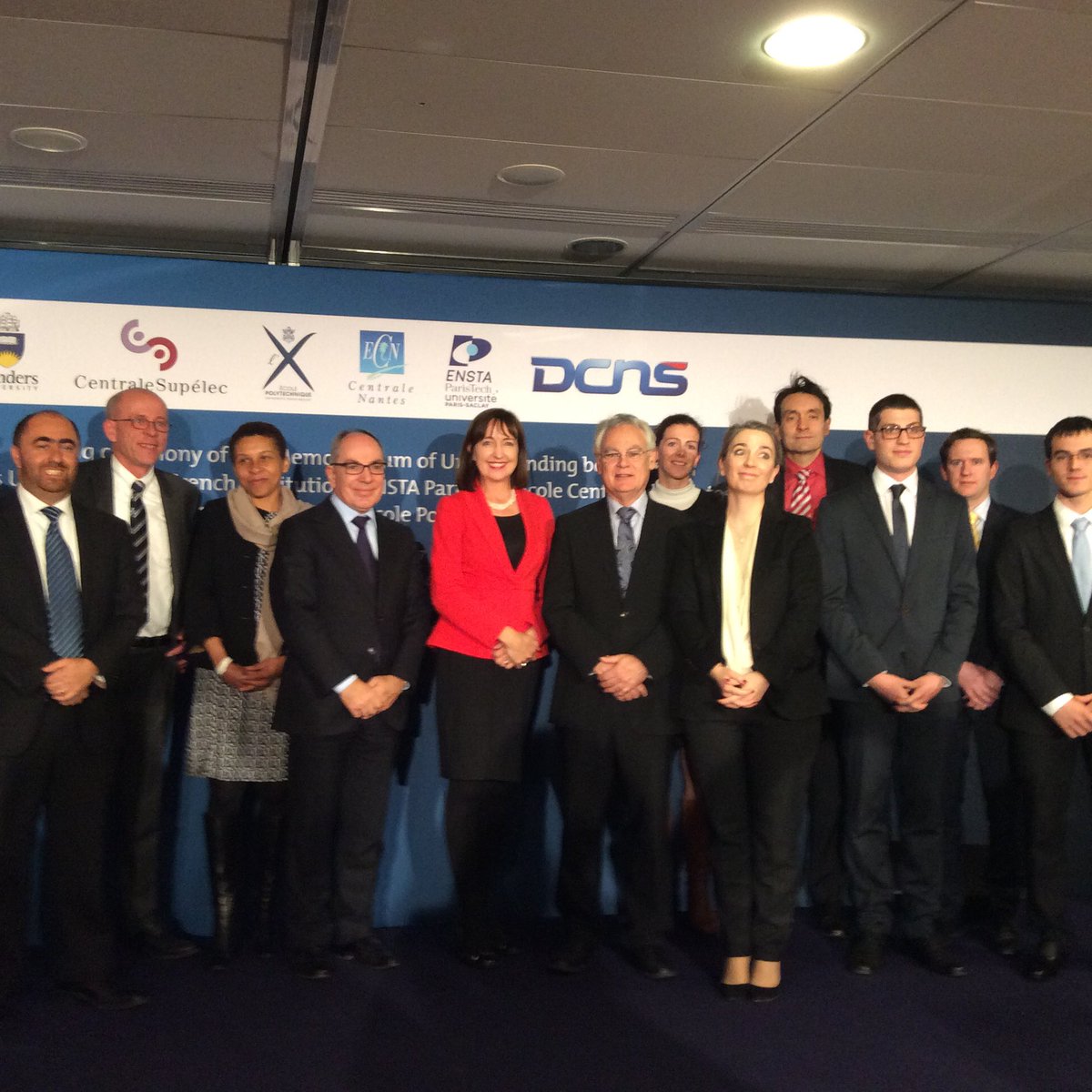 navalgroup's tweet image. Signature partenariat grandes écoles #AusFrEd @Polytechnique  @centralesupelec @CentraleNantes @ENSTAParisTech @Flinders #dcns @susan_close