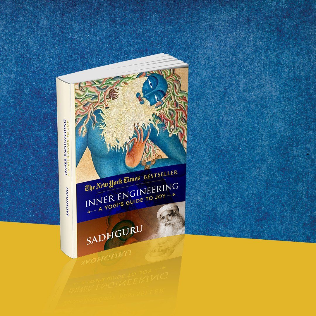 ReviewCrash's tweet photo. #reviewcrash #books #InnerEngineeringBook #GuideToJoy24x7 #newyorktimes #XFactor #Nomad Inner Engineering Must Read  https://t.co/G4XzAN9cYR https://t.co/kzUAJeIB17