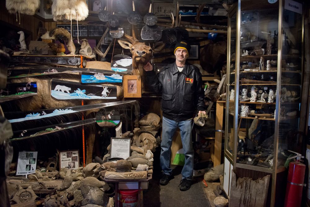 ShowMeAK's tweet image. This is the kind of place you'll find #OnlyInAlaska: adn.com/features/alask…