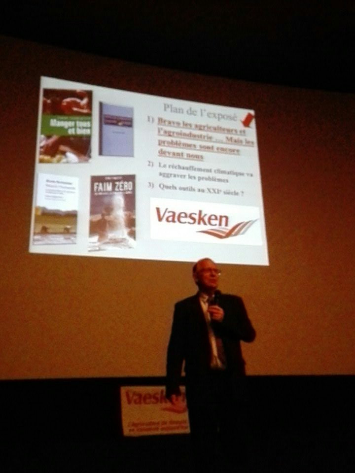 VAESKENpm's tweet photo. Intervention percutante de Bruno Parmentier sur l avenir de l agriculture! #reuniondhiver #vaesken @NourrirManger https://t.co/plpZQKdvTV