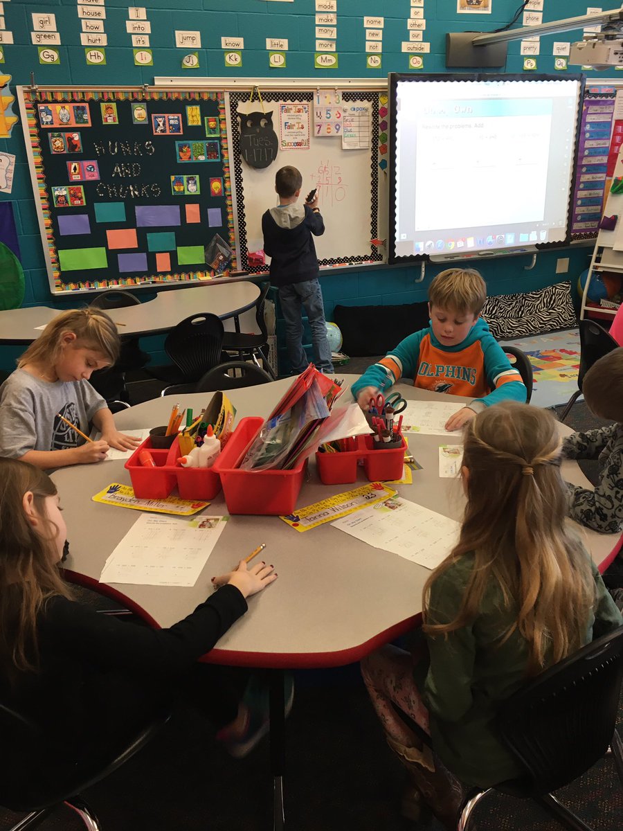 kmagrum's tweet photo. Peer teaching in math! #OtsegoKnights #magrum https://t.co/ftC6P2WXDh