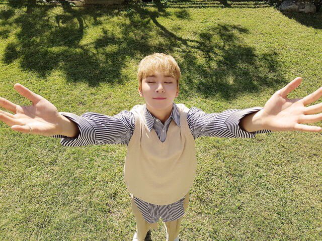 17xaesthetic's tweet photo. Seungkwan aesthetic https://t.co/bQ4GNWemg9