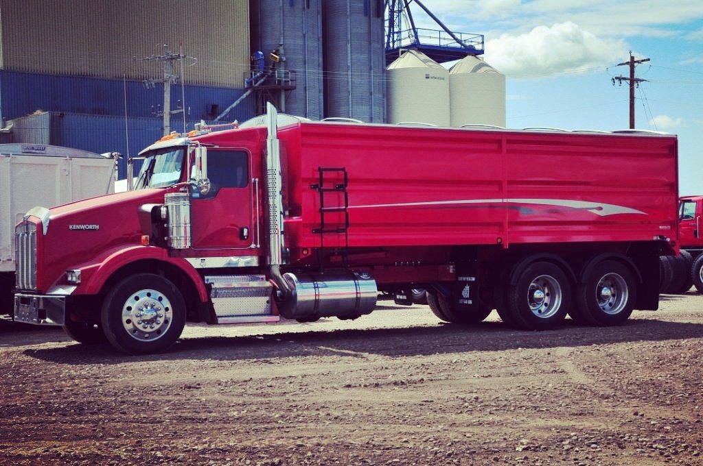 CBI_MFG's tweet photo. 21'x66" Hydraulic tailgate #silagetruck
#Farmers #fabrication #manufacturing #trucksdaily https://t.co/HEwkv4Kfwc