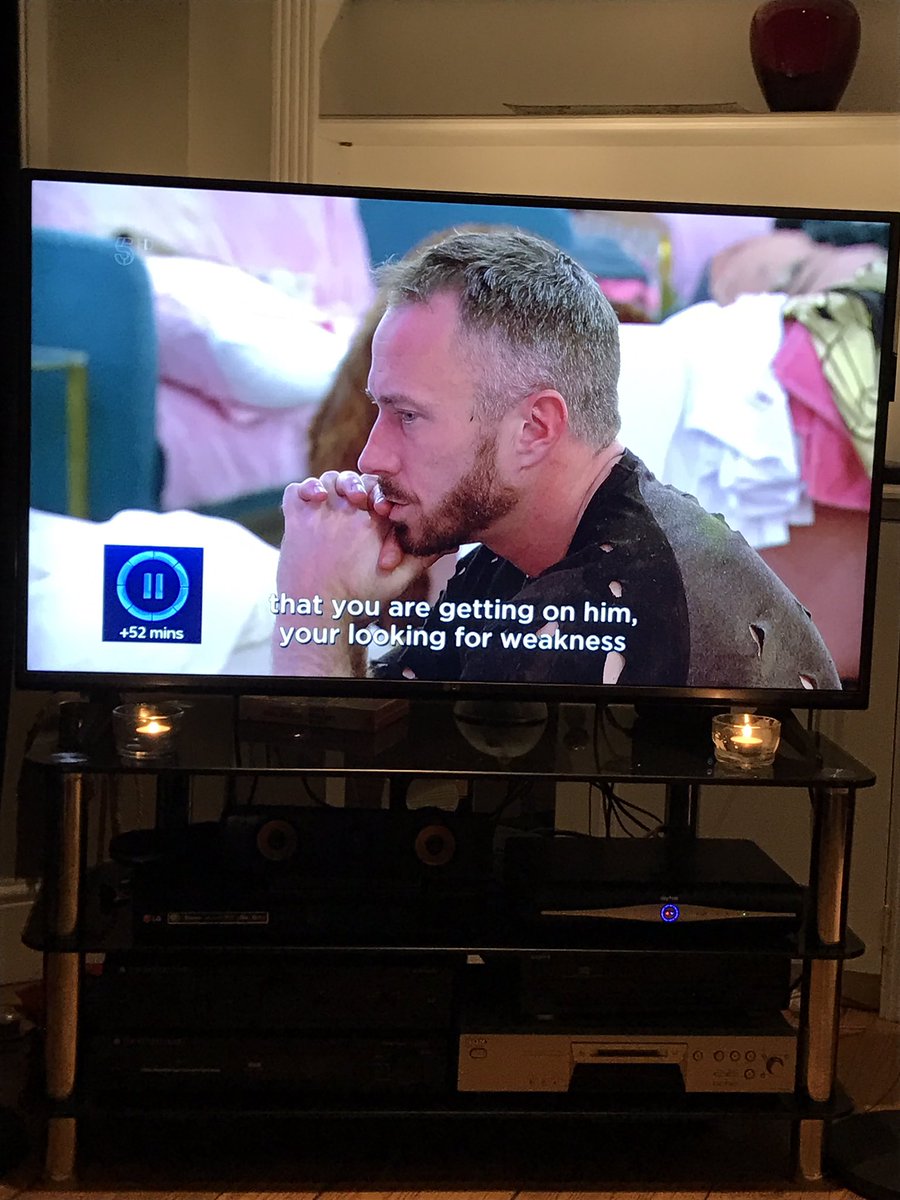 TeamSPESS's tweet image. How can youz make such bait spelling mistakes in your dubs @channel5_tv @CelebBigBrother 
#You're.