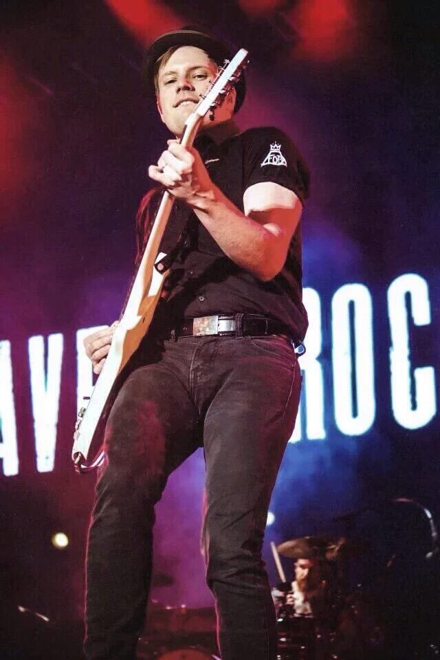 bemsmaster's tweet photo. Patrick Stump
-guitarist, singer, songwriter
-professional bean
-the kindest man, despite everything
-soul voice
-will protect with my life https://t.co/c6Gxo7nf1a