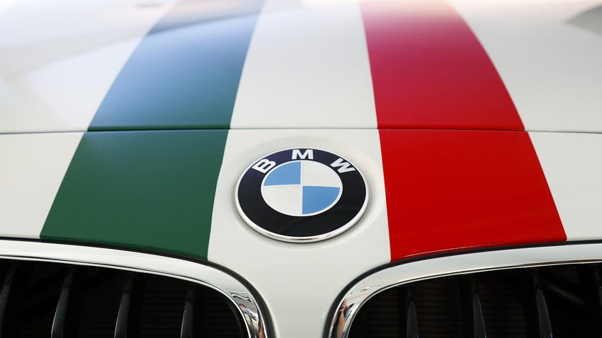 ExpansionMx's tweet photo. VIDEO: BMW no le tiene miedo a @realDonaldTrump y mantiene sus planes de construir planta en México https://t.co/815qLnBgfs https://t.co/yb7ZElvXVj