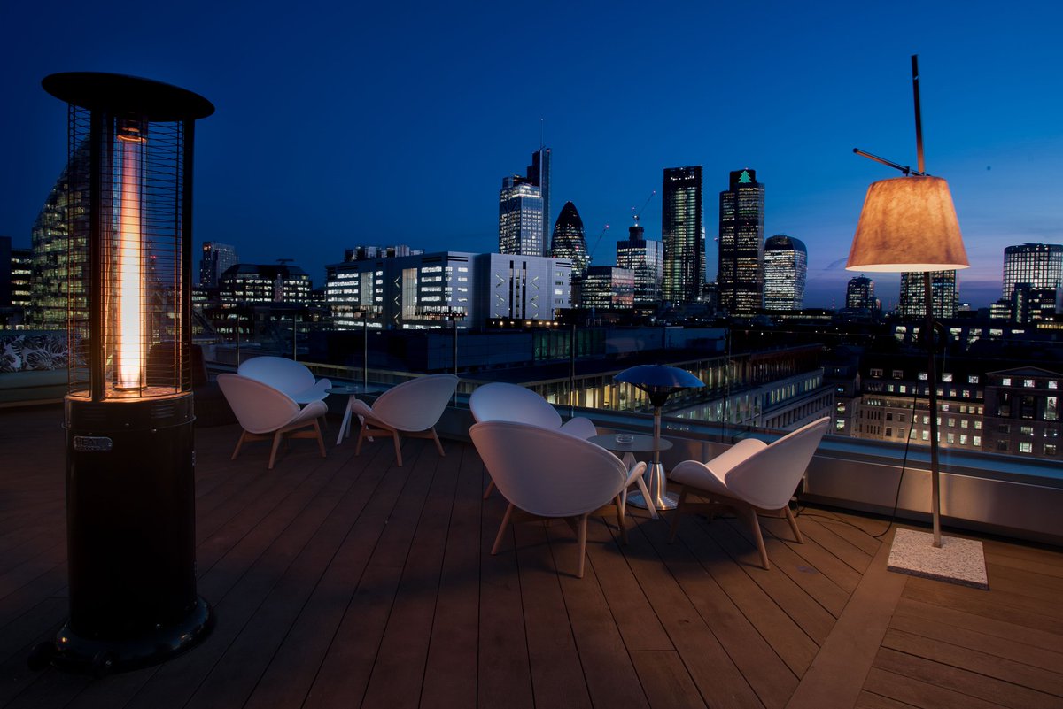 Seancloudsdale's tweet photo. The stunning rooftop view from @avairyldn #finsburysquare #cityoflondon https://t.co/fbqKNm2RAd