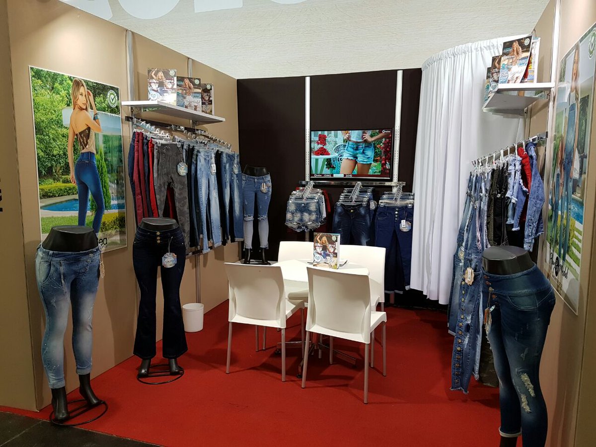 playmodeljeans's tweet photo. Continuamos desde @ExpoGuadalajara en #México dando a conocer lo mejor de la moda colombiana al mundo. 👖<3 https://t.co/N6pTTxFtPu