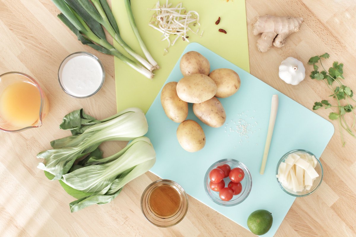 Guess who's cooking up a <a href="/TastyPotatoes/">Potato Council</a> treat.... newlifenstyle.com/category/dine/ #tastypotatoes #sp