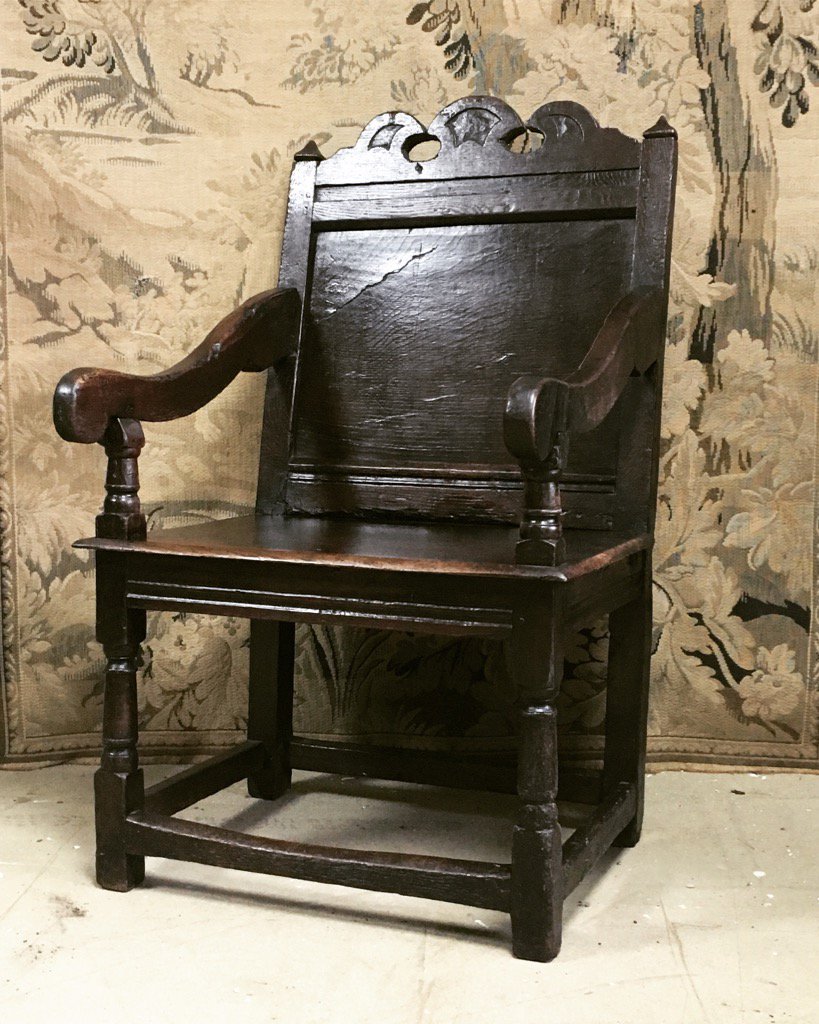 antique_hadden's tweet photo. 17th century oak wainscot chair #wainscotchair #periodoak #newstock #countrychair #oakinterior #decorative #antique https://t.co/tsmhaYlFa9