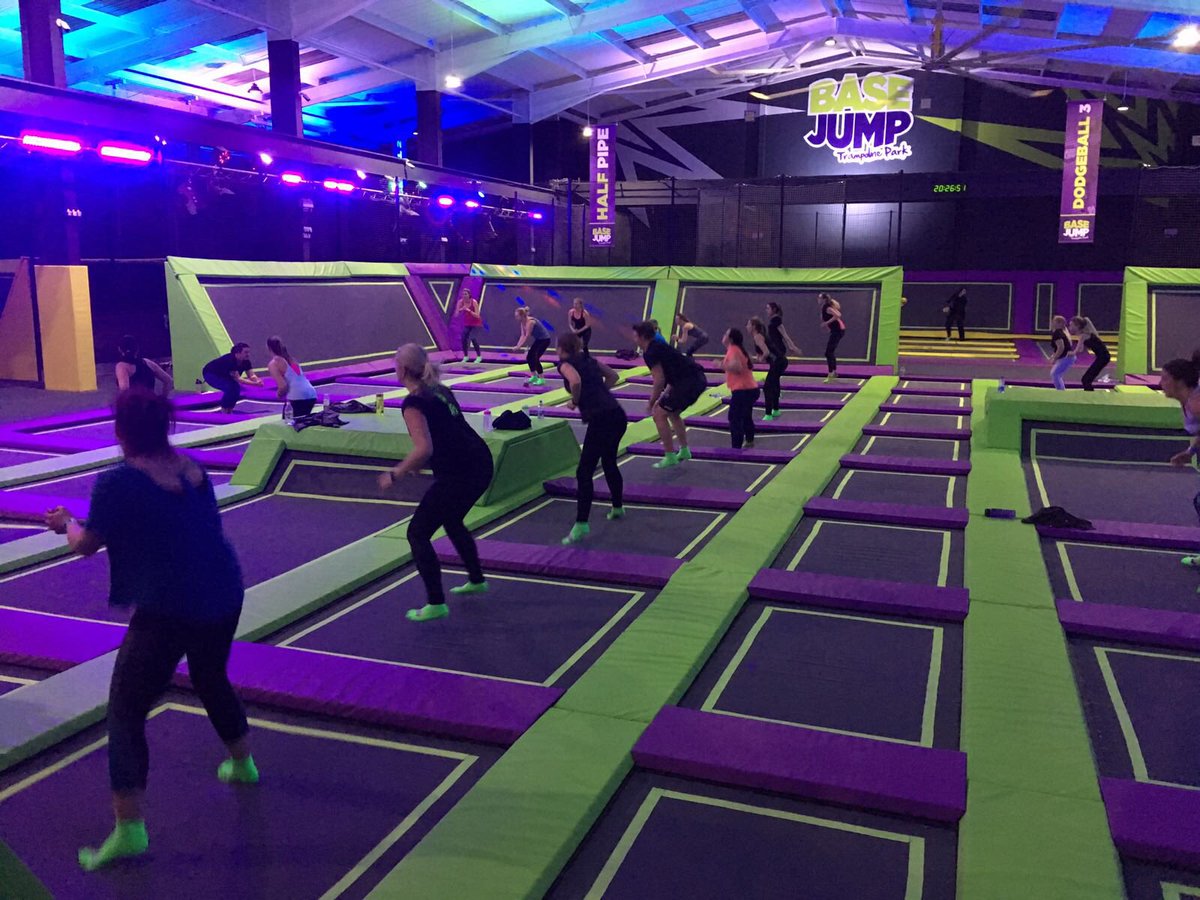 Who's joining us <a href="/FitnessEssex/">Fitness Essex</a> for Bounce Ex tonight @BaseJumpUK Cracking classes the past 2 weeks! 💪🏻#bounce #fit #fun #squat #abs #cardio