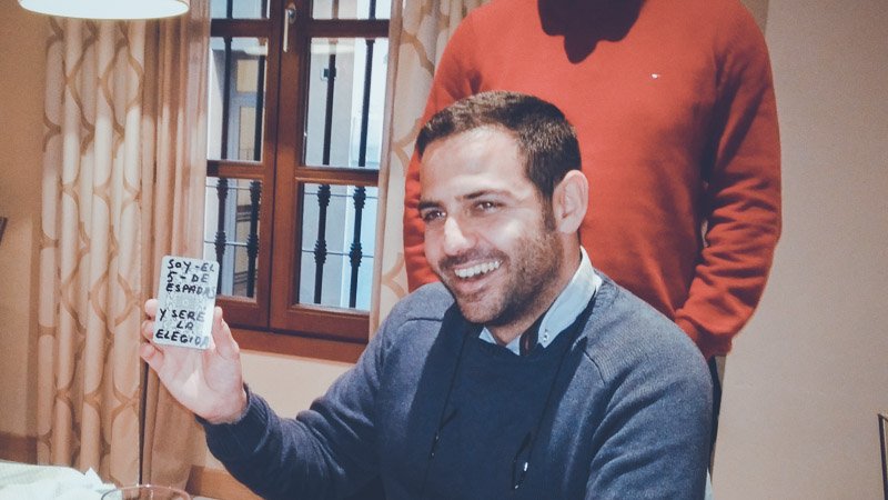 @BNISinergia En la reunión de Fin de Año, David @disenatuevento nos deleitó con uno de sus  trucos de magia. Todo un artista.