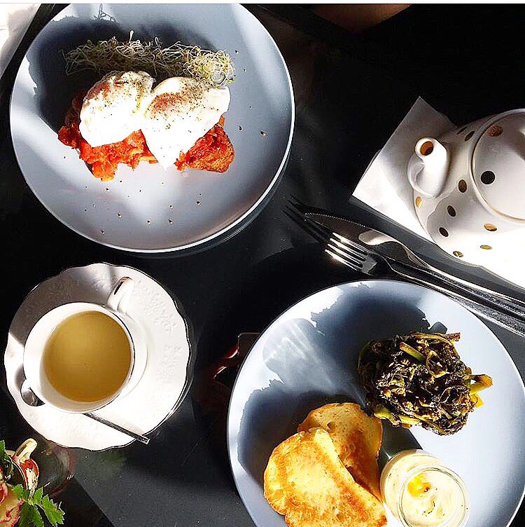 Repost alert! Thank you <a href="/EmmalineJay/">Emma Morris</a> for this superstar shot 📷 of our shakshuka &amp; oeuf cocotte!