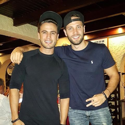 gabrielcoronel's tweet photo. Feliz cumpleaños socio! Dios te de mucha salud para compartir mucho más! @GustavoElis https://t.co/DEMo3dsCkT