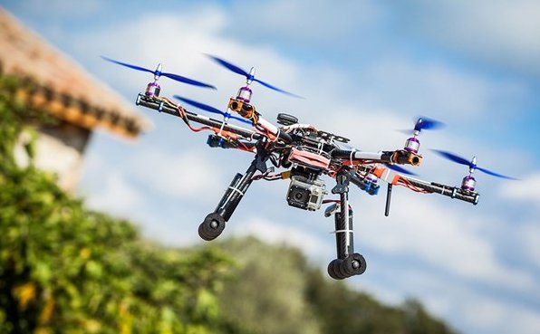 CustomCaseGroup's tweet image. Drones Instead of Bees in the fields? via @Max_Yield customcasegroup.com/news/max-yield @DroneHangar #Drones #Tech #BuildYourCase