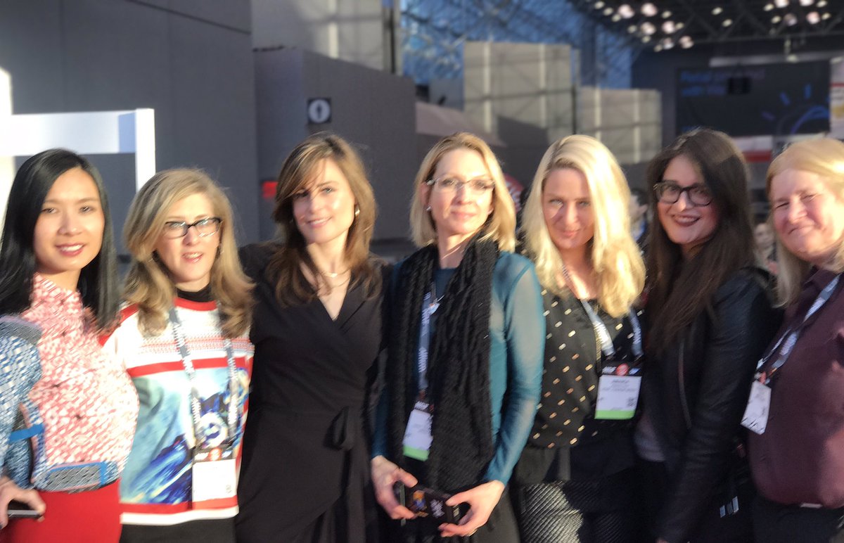 MsModaBox's tweet photo. Gr8 Podcast w @google @aposner @beautyskew @espn @jcreativESPN #Radicalretail 2pm 1/17 #nrf17 #iLab & #streaming @DCTweetBounce #Periscope https://t.co/X0qr5yHNRp