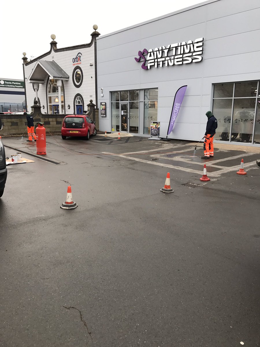 Parallellines3's tweet photo. The rain didn't beat us this morning @AnytimeFitness and we managed to reposition the car park for ease of acces to gym members 🏋️🏋️‍♀️ https://t.co/GXwDMzbvyV