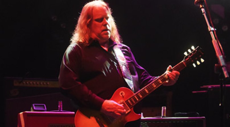 RelixMag's tweet photo. .@thewarrenhaynes welcomed @erickrasno, @nickibluhm, @RonHolloway and more in Jamaica last night :: https://t.co/GYVFCShCLS https://t.co/XuPsyDR9h8