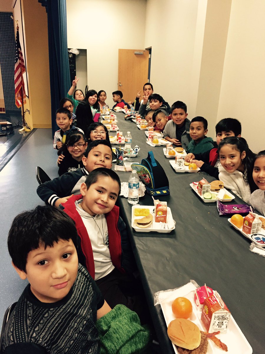 Littleagg's tweet photo. 3rd six weeks Attendance Incentive! #lunchwithadmin #avcato #castleberryisd https://t.co/rBjPQ0bU2B