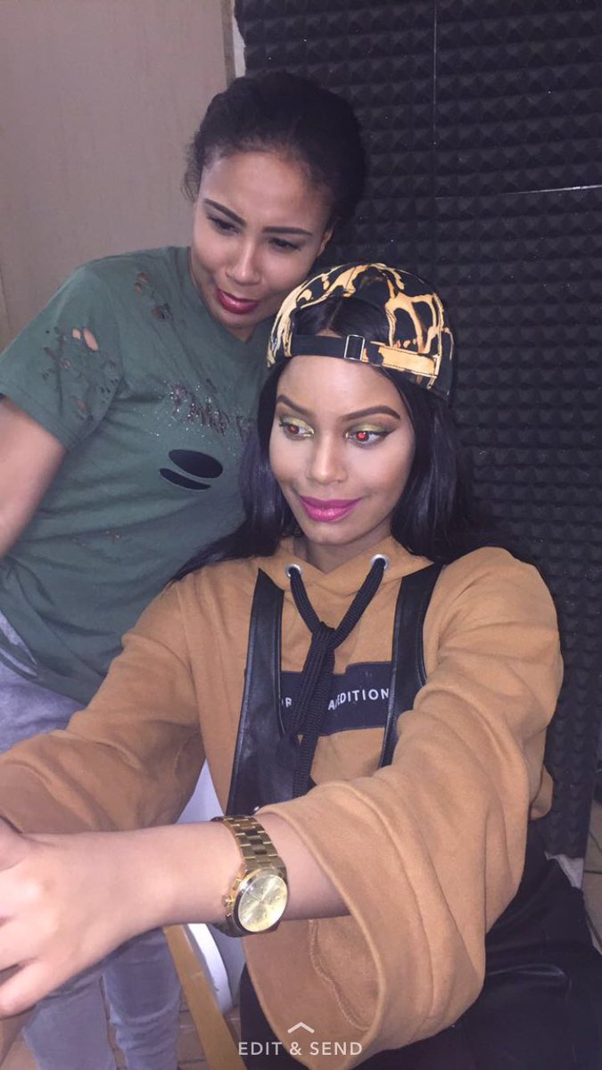 CharleyneKelly's tweet photo. Facebeat.. #buffisha https://t.co/f8NLVfSggm