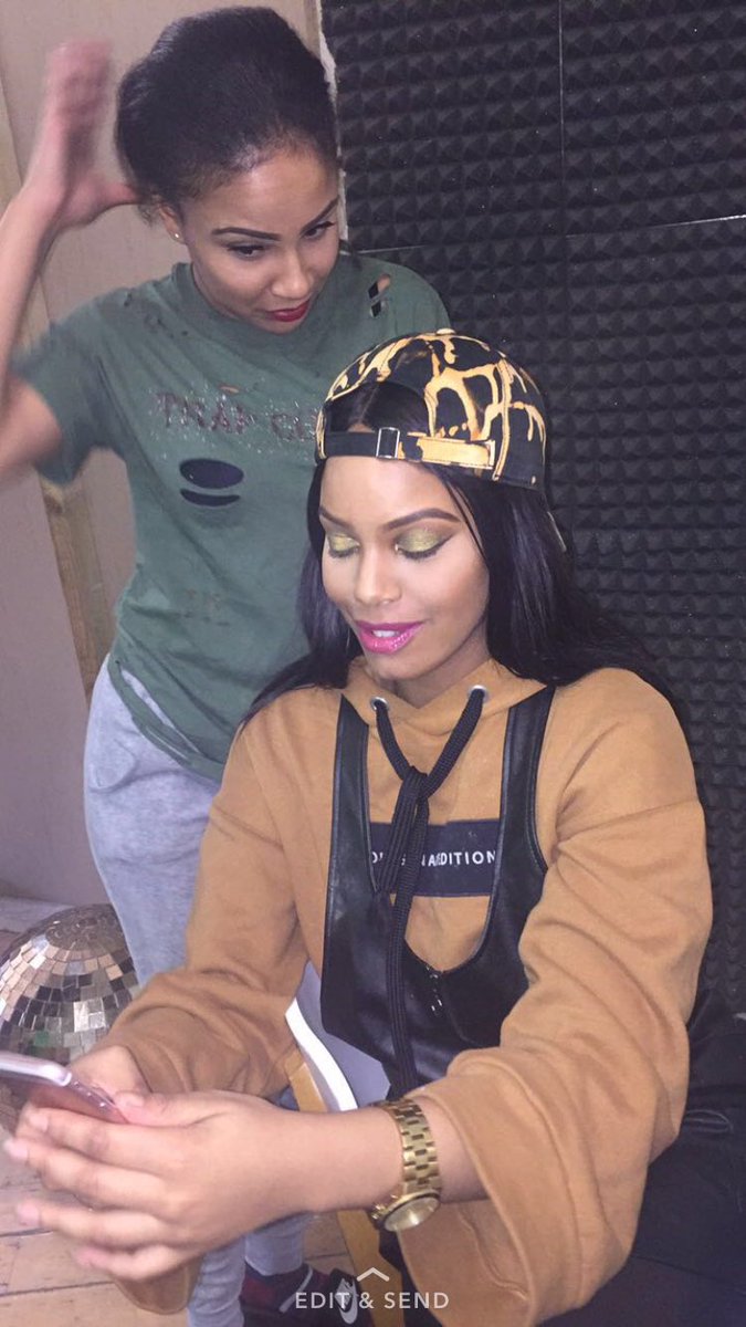 CharleyneKelly's tweet photo. Facebeat.. #buffisha https://t.co/f8NLVfSggm