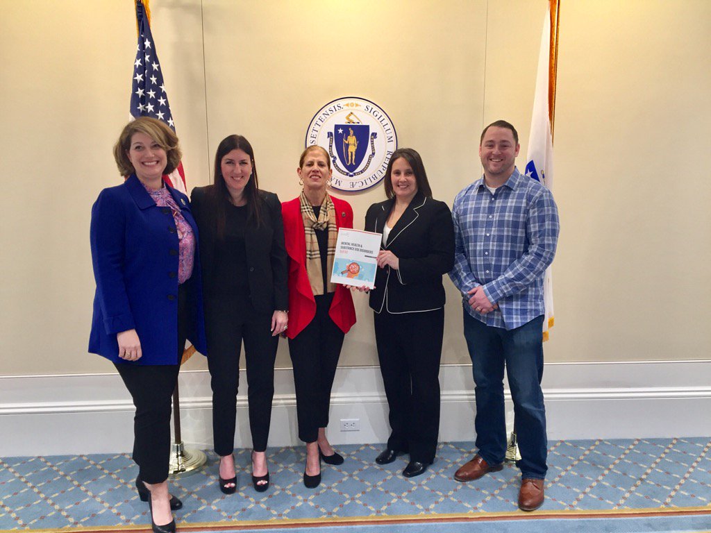 CaroleFiola's tweet photo. Joined @JenFlanaganMA @RepJenBenson @HannahEKaneMA in unveiling @WomenInGovt MH & SUD national toolkit. #MHSUD https://t.co/ALw9aogRb6